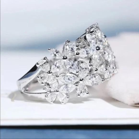 925 STERLING SILVER RING, CUTE RING, SHINY RING. - Picture 5 of 6